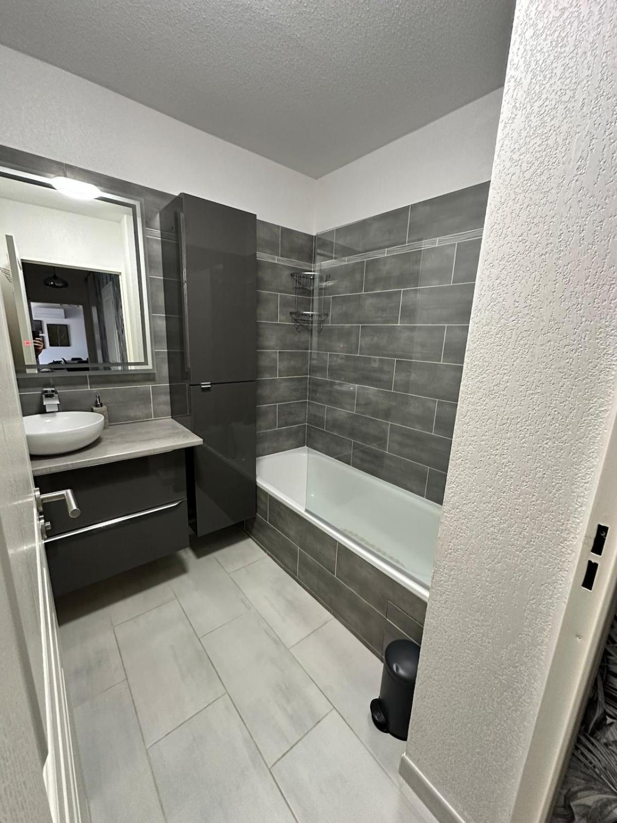 Appartement Calme Et Spacieux A Aix En Provence