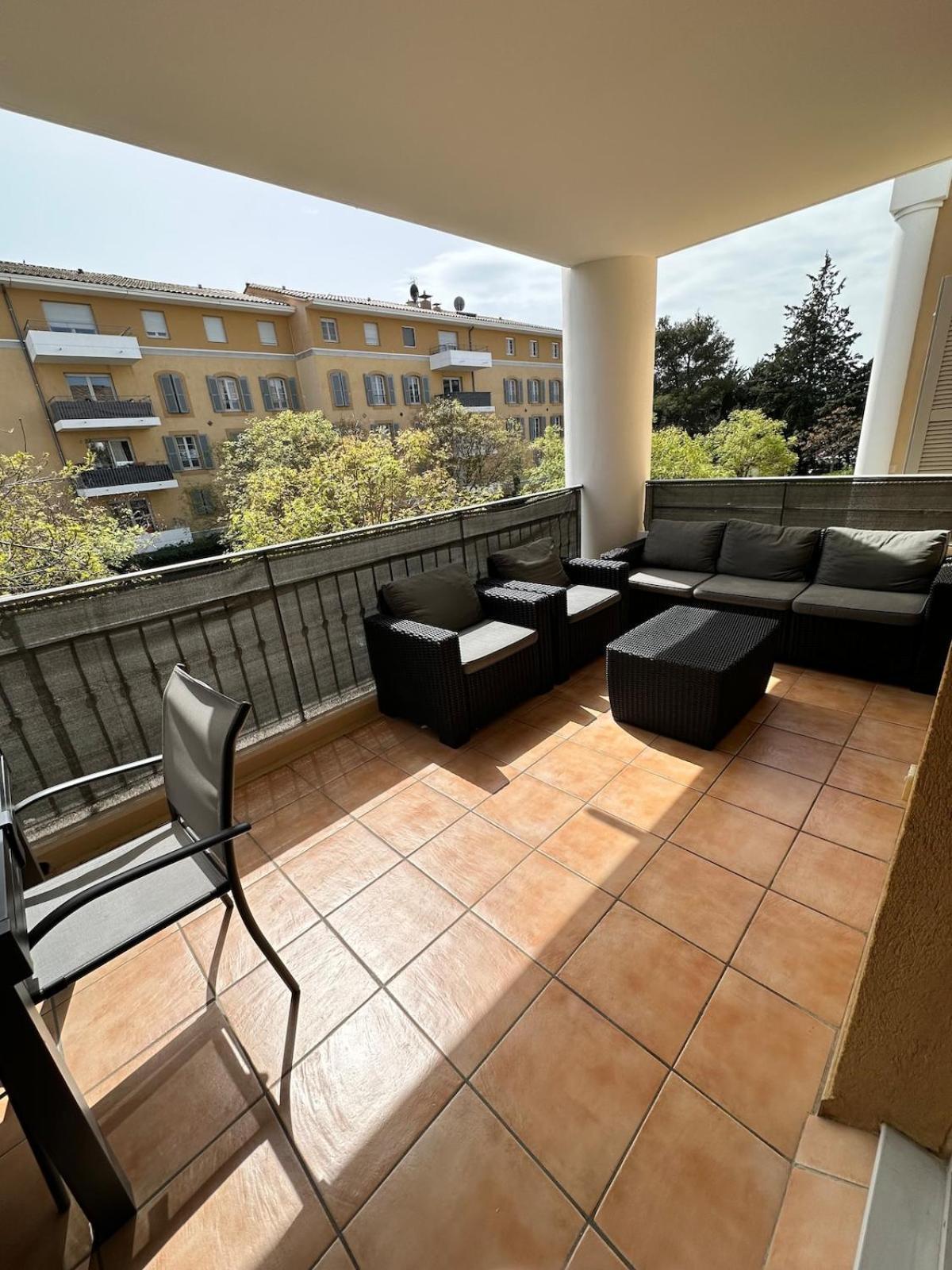 Calme Et Spacieux A Aix En Provence Appartement *
